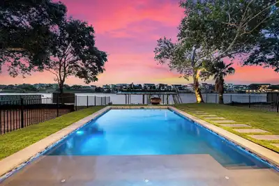 Image de Lucid Dreams-Lakefront, Pool, Hot Tub, & Boat Lift