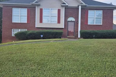 Image de Southern Charm Spacious 4-bedrooms 3 full baths Home in Lovely Birmingham, Al