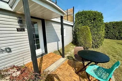 Image de A few minutes walk from the St Lawrence River