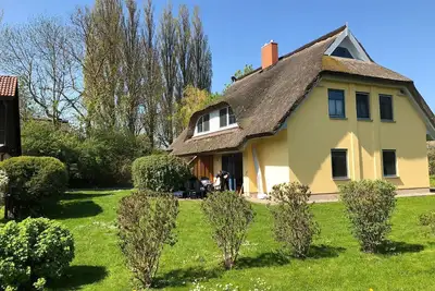Image de Thatched roof house Weißdorn 1 - Holiday home Weißdorn 1 in the vacation village Puddeminer Wiek