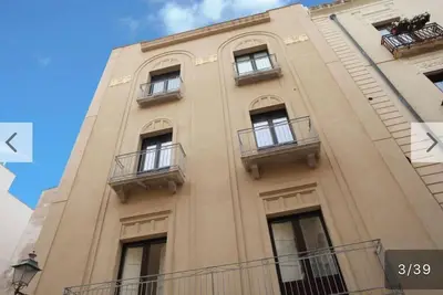 Image de Garibaldi 116 is a lovely studio apartment, recently renovated.