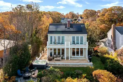 Image de Amazing Water views! Ocean front, HotTub & More!