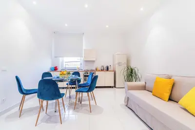 Image de Family-friendly contemporary villa with garden for up to 10 people