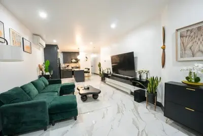 Image de 2br Canarsie Stay — Near Jfk + Parking, Laundry & Backyard