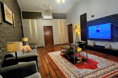 Image de An independent single storey house in a central and posh location of dha