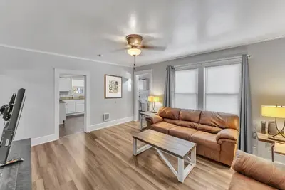 Image de The Main Lineup Apt 2 - All Star Baseball Rentals