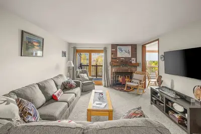 Image de White Oak Lodge | Shuttle to Mt. Snow w/ Fireplace