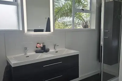 Image de Livingstone Retreat is perfect for family's & large groups to relax & enjoy!