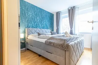 Image de Nice 1br+1lr Apt. w/ Balcony, 9-min to City Center