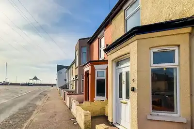 Image de Pavilion - Beachfront property