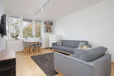 Image de Afrykańska 12 Warszawa | Spacious Apartment with Desk and Bathtub