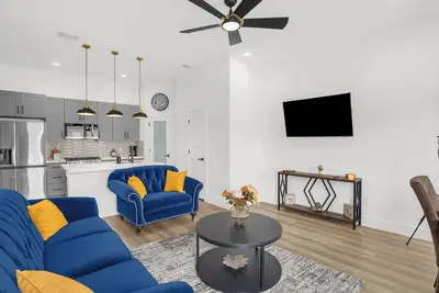 Image de Experience Cozy, Modern Luxury @ The Moderna House - Nrg/MedCenter/Downtown Htx