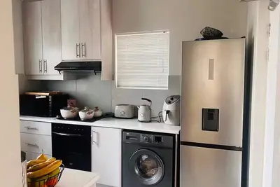 Image de Modern 2-Bedroom Double-Story Townhouse