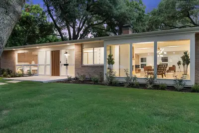 Mid-Century Modern Gem in Historic Georgetown