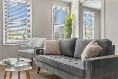 Image de Ohio City · Mins to Dt · Parking · Cozy Queen Beds