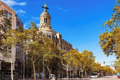 Image de Luxurious 5-Bedroom Apartment on Paseo de Gracia: The Ultimate Barcelona Stay