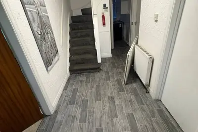 Image de Famille-Large-Salle de bain partagée