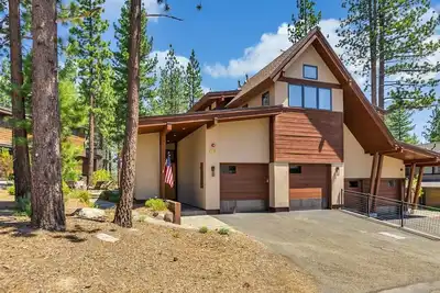 Image de \"Peycer Pines\" Schaffer's Mill Home w Club Amenities, Firepit, Ski & Golf!