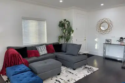 Image de Charming and Spacious 4-bedroom house in  Pittsburg with Ac