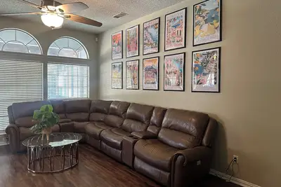 Image de Spacious 4-bedroom house in peaceful Arlington with pool/hot tub/ game tables