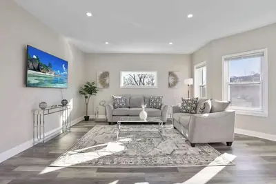 Image de Amazing Location Cozy Chic Penthouse