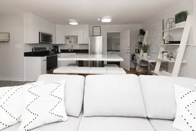 Image de Modern Retreat w/ Fire Pit & Parking