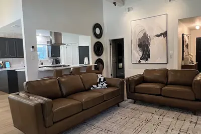 Image de Midland Luxe Stay- Private Pool- Sleeps 8 - Dedicated Workspace