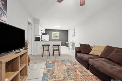 Image de Stay close to Lsu's Tiger Stadium and downtown.