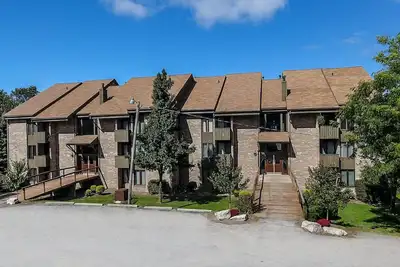 Image de 2br Mountain Villa | Golf Nearby + Shuttle & Pools