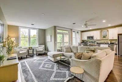 Image de Luxurious 'Litfin Loft' On Main Street in Akron