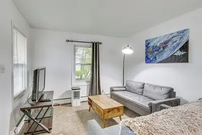 Image de 1 Mi to Downtown Bismarck! Residential Duplex