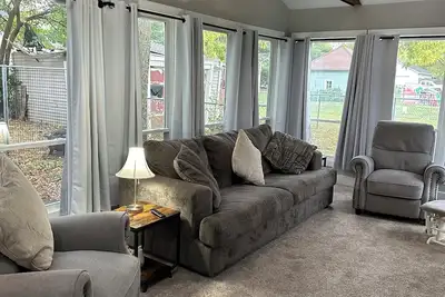 Image de Ottawa Family Nest – Cozy, Fun & Fresh Eggs!