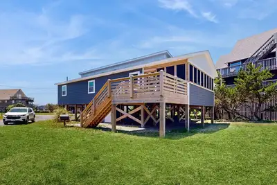 Image de Waterfront Home on Bulk-Headed Lot w/ Private Hot Tub, Sound View, Shared Pool