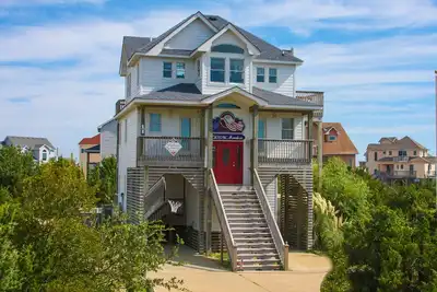 Image de Dog-friendly home with private pool, hot tub, foosball, & Ac - walk to beach