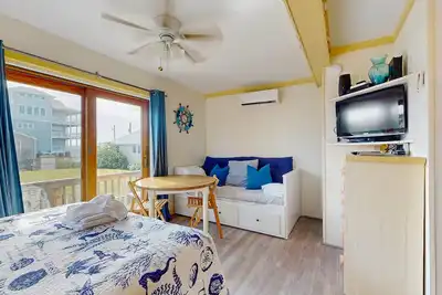 Image de Romantic Hatteras Studio | Rooftop Ocean Views, Free WiFi & Club Hatteras Access
