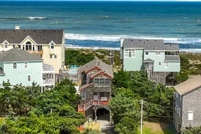 Image de Casablanca: Avon beach escape with themed suites, pool, hot tub & ocean views.