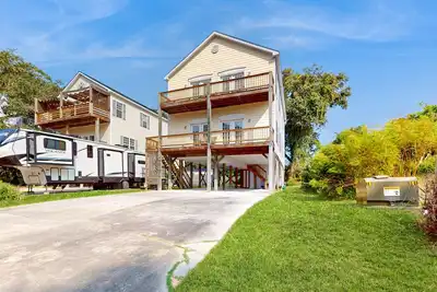 Image de Coastal home close to Holden Beach and local attractions
