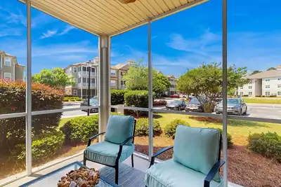 Image de Beautiful dog-friendly coastal condo close to golf courses and beach attractions