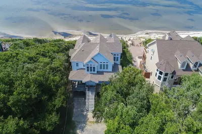 Image de Waterfront house with private pool, hot tub, W/D, &vocean view