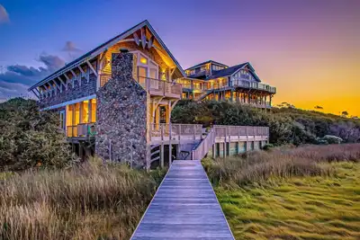 Image de Luxury sound-front home with private pool, hot tub, & dock