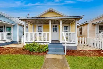 Image de Coastal cottage with short walk to the beach and fishing pier