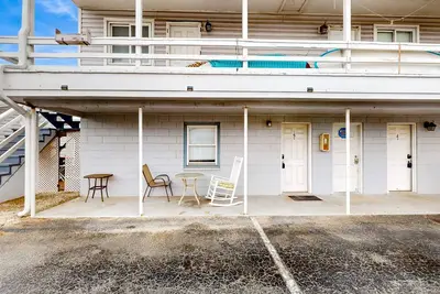 Image de Coastal cottage with short walk to the beach and fishing pier