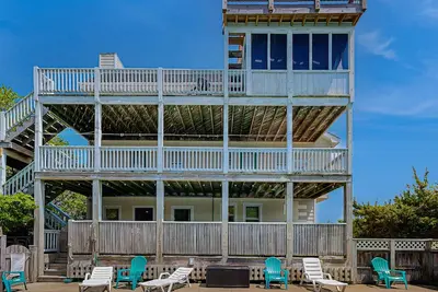 Image de Waterfront home with private pool, hot tub, pool table & fireplace -dog-friendly