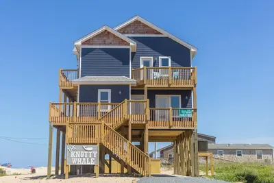 Image de Dog-friendly, idyllic beachfront house with private pool, hot tub, Ac, & deck