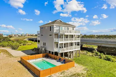 Image de Sound-front home with private pool, hot tub, grill, outdoor shower, & water views