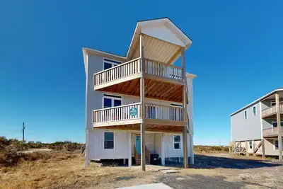 Image de Stunning Semi-Ocean Front with Private Hot Tub, Outdoor Shower and shared Pool