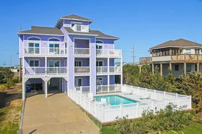 Image de Outer Banks house with private pool, hot tub, W/D & ocean view - dog-friendly