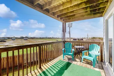 Image de Charming condo with on-site pool, amazing ocean views, & private deck