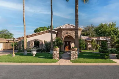 Image de Luxe Desert Oasis — Pool, Game Room & Mini Golf