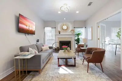 Image de New Cozy Family House/King Beds/Mins from MallofGA